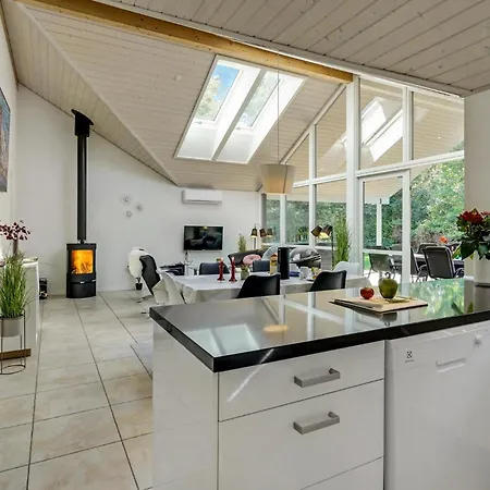 度假居 Skaelskor With Hot Tub Iv *