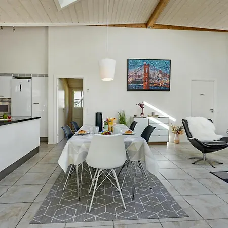 Skaelskor With Hot Tub Iv Skælskør