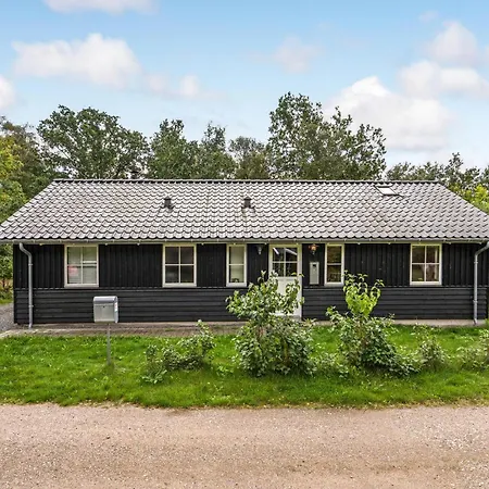 度假居 Skaelskor With Hot Tub Iv *